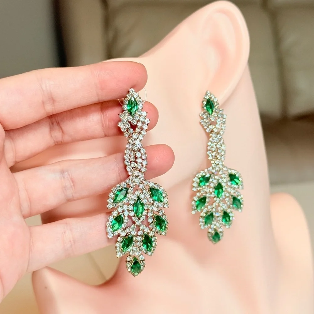 ⚜️ Emerald Leaf Drop Earrings - Green Crystal Statement Earrings